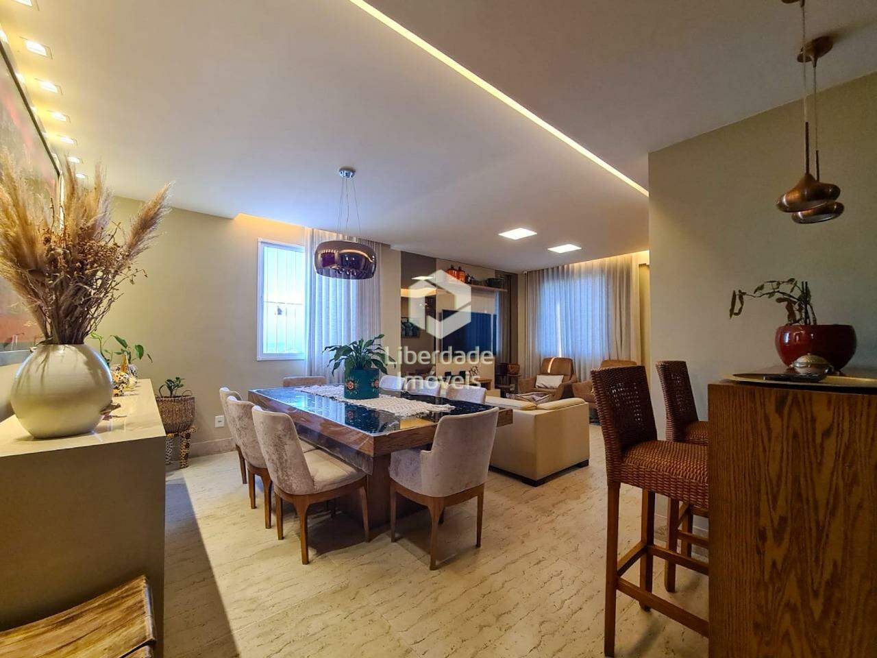 Apartamento à venda, 4 quartos no Caiçara.: 