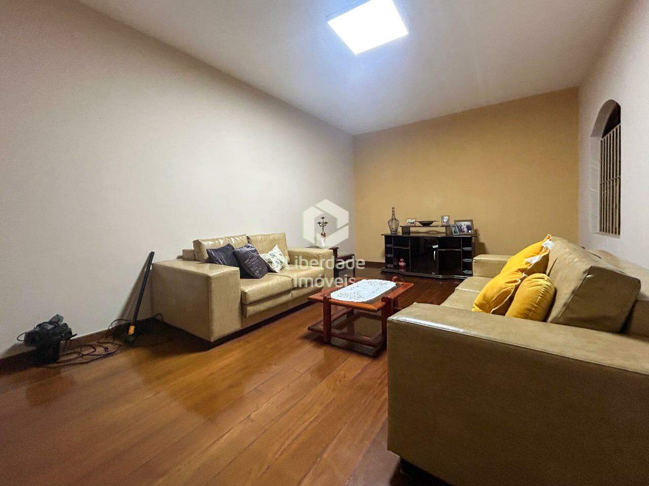 Casa à venda, 3 quartos no Caiçara.: 