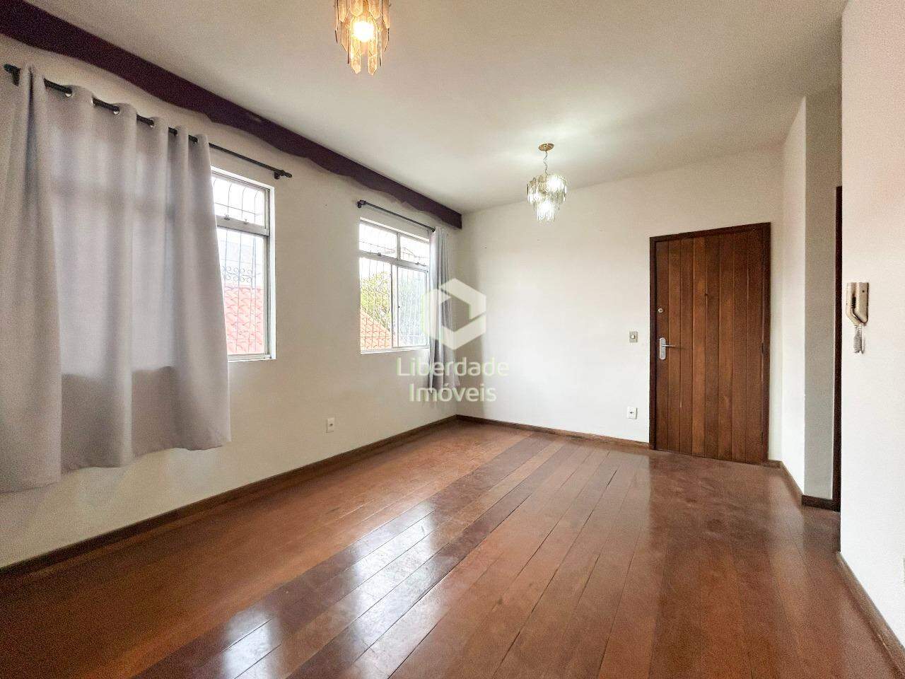 Apartamento à venda, 3 quartos no Carlos Prates.: 