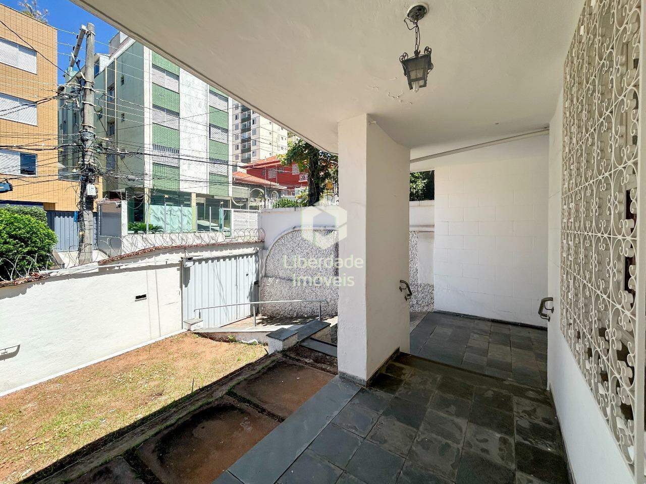 Casa à venda, 4 quartos no Colégio Batista.: 