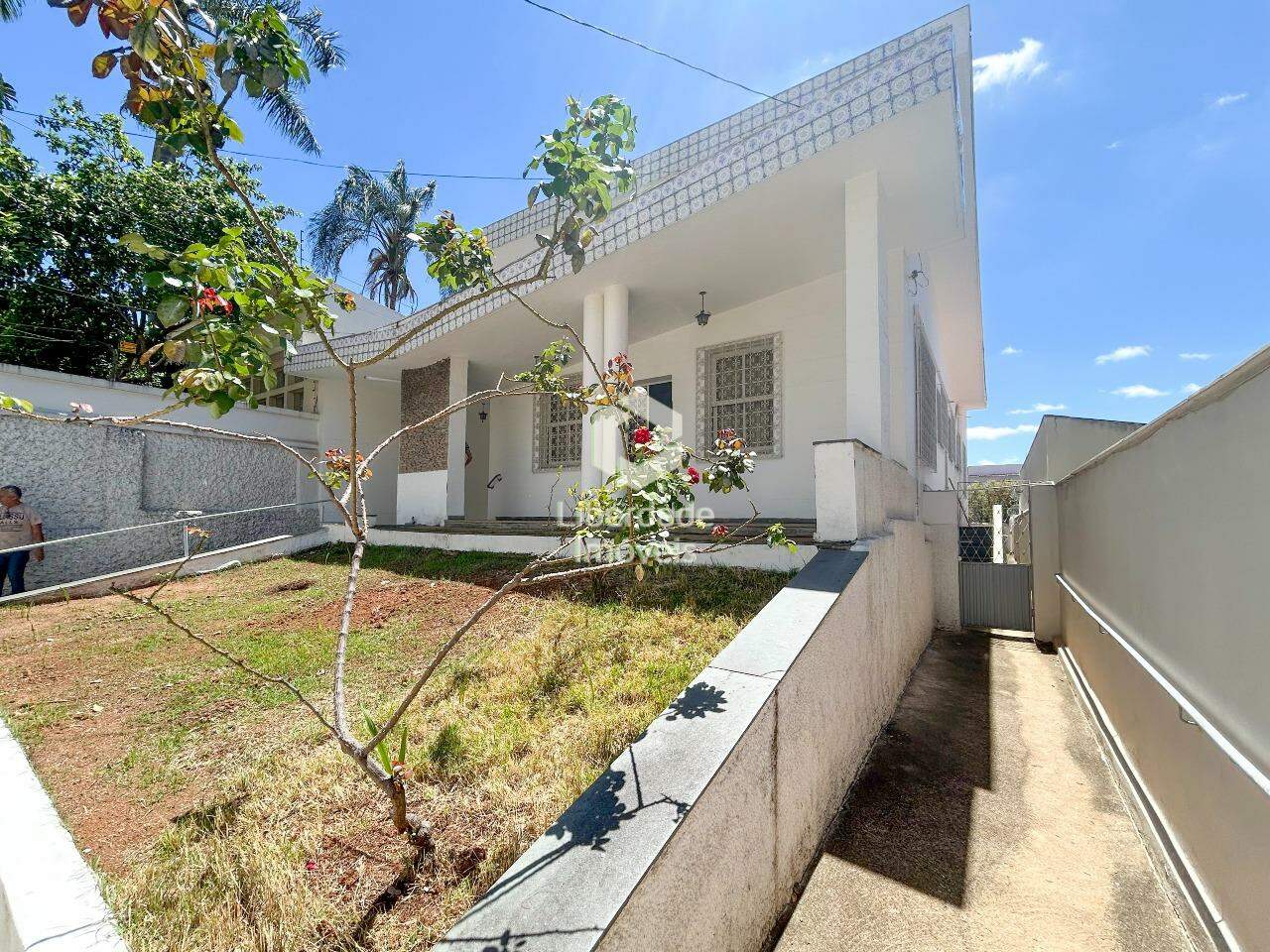 Casa à venda, 4 quartos no Colégio Batista.: 