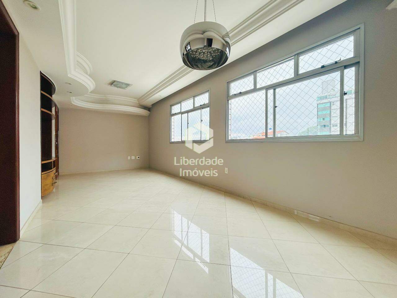 Apartamento à venda, 4 quartos no Carlos Prates.: 