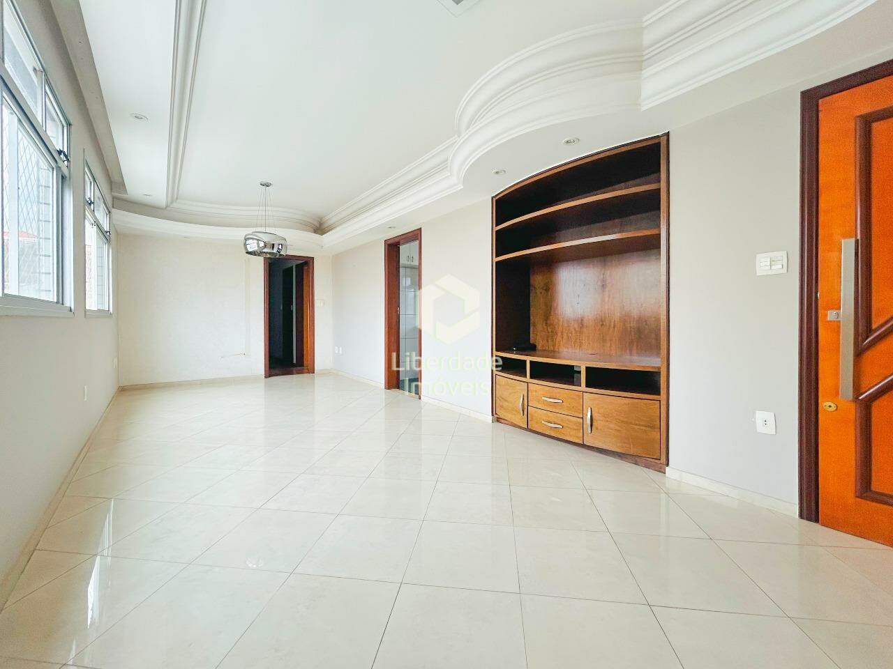 Apartamento à venda, 4 quartos no Carlos Prates.: 