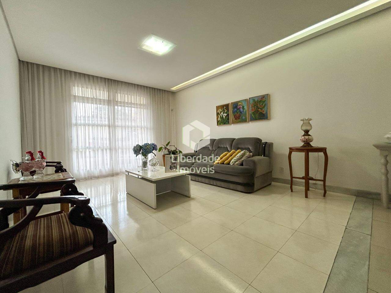 Casa à venda, 6 quartos no Jardim Montanhês.: 
