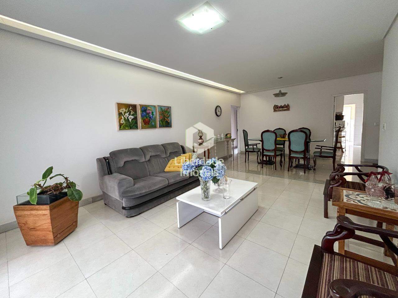 Casa à venda, 6 quartos no Jardim Montanhês.: 