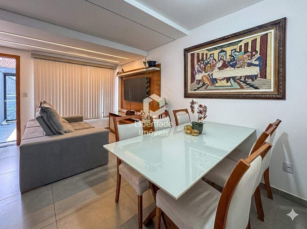 Casa geminada à venda, 3 quartos no Caiçara.: 