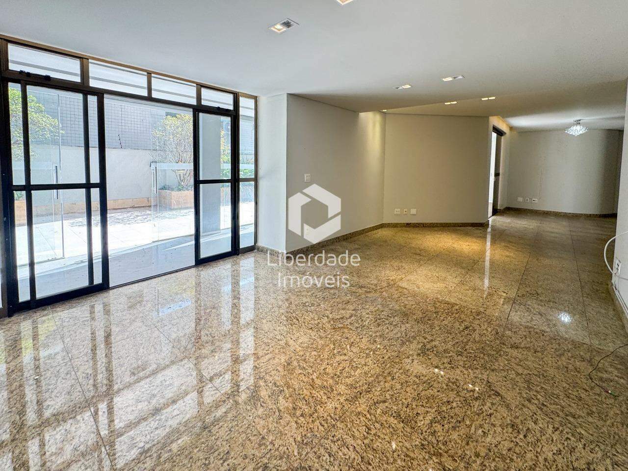 Apartamento com área privativa à venda, 4 quartos no Jaraguá.: 