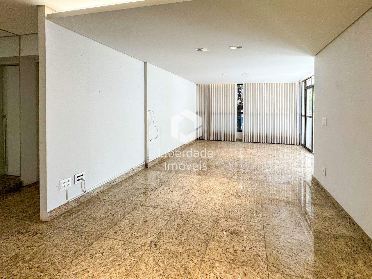 Apartamento com área privativa à venda, 4 quartos no Jaraguá.: 