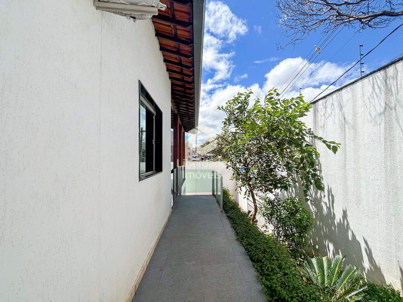 Casa à venda, 3 quartos no Caiçara.: 