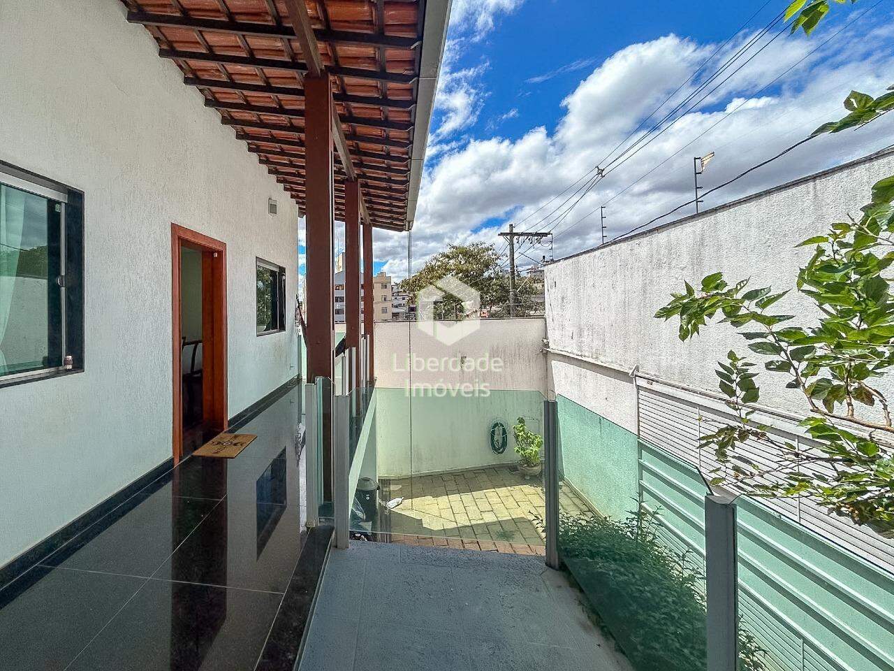 Casa à venda, 3 quartos no Caiçara.: 