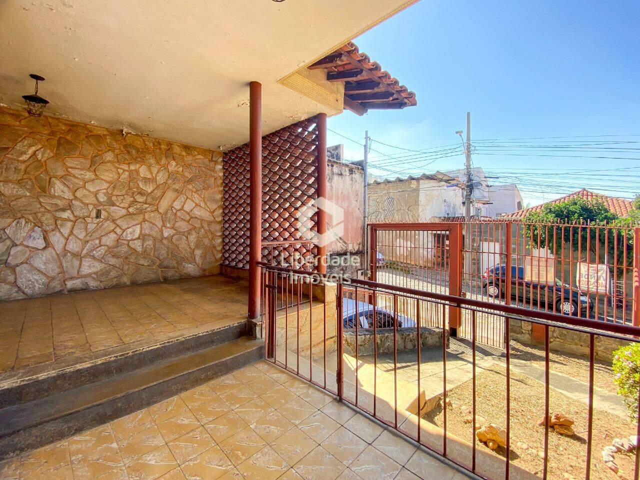 Casa à venda, 3 quartos no Carlos Prates.: 