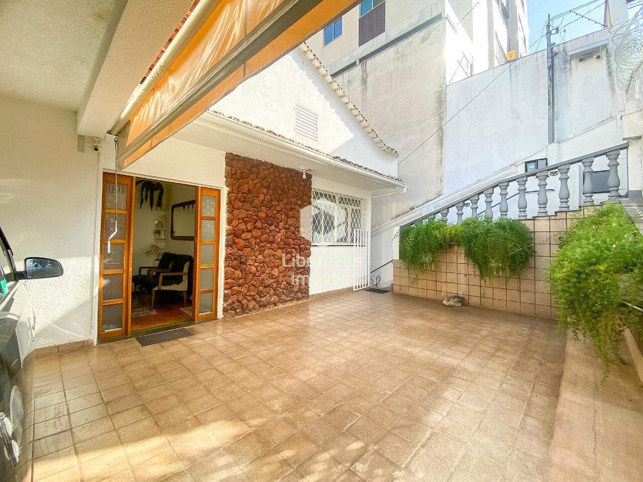 Casa à venda, 3 quartos no Sagrada Família.: 