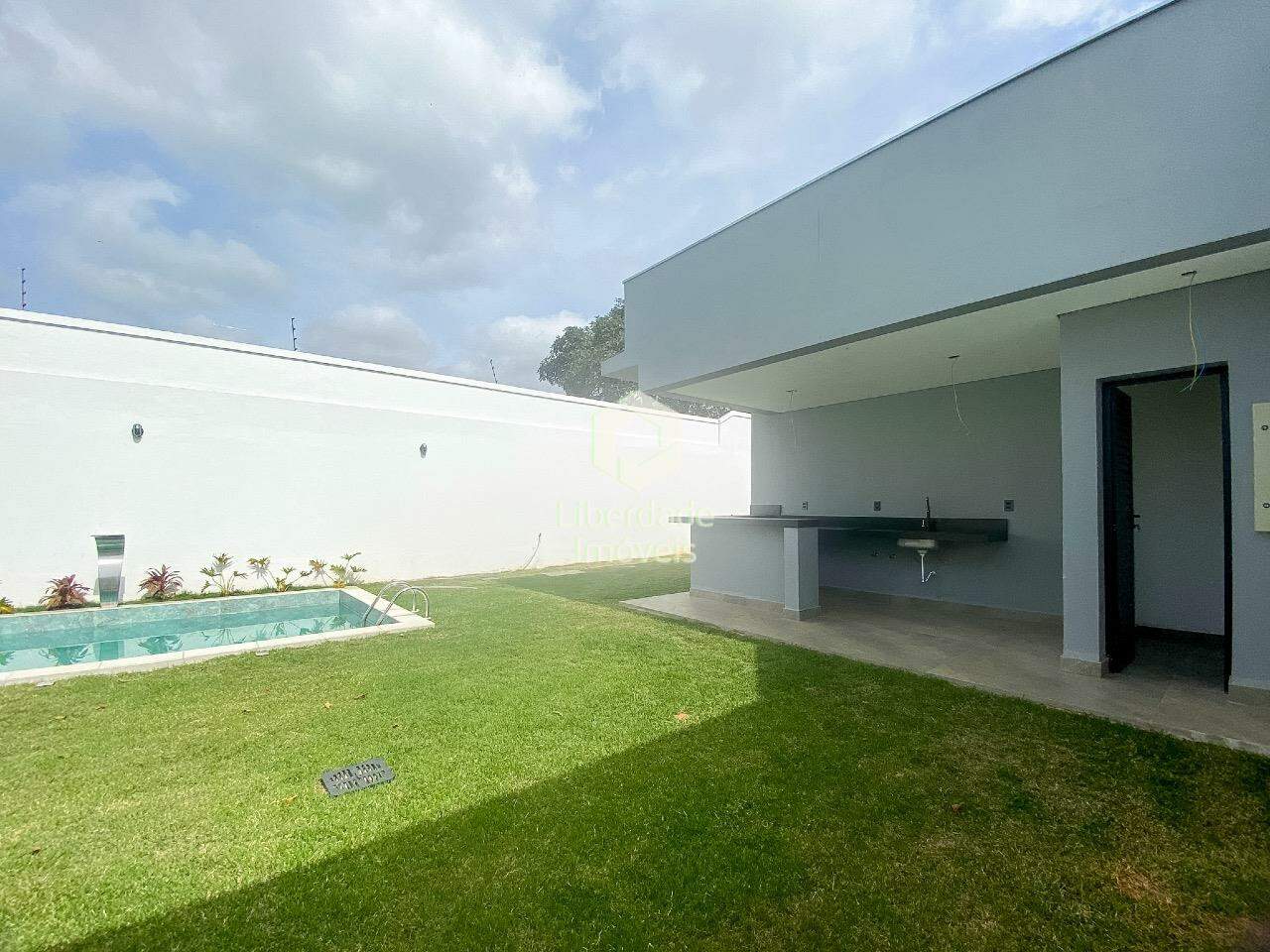 Casa à venda, 4 quartos no Trevo.: 