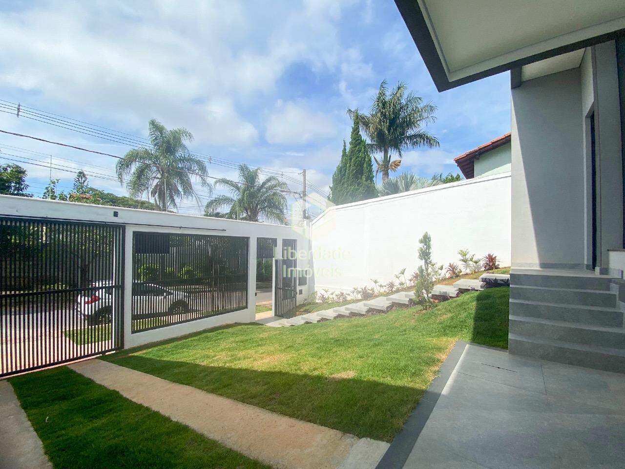 Casa à venda, 4 quartos no Trevo.: 