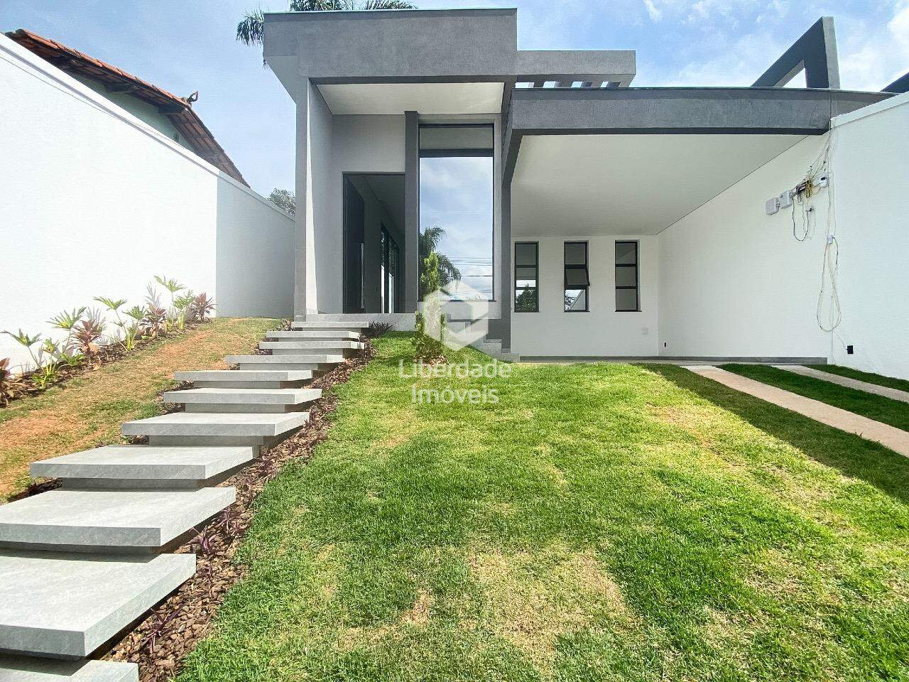 Casa à venda, 4 quartos no Trevo.: 