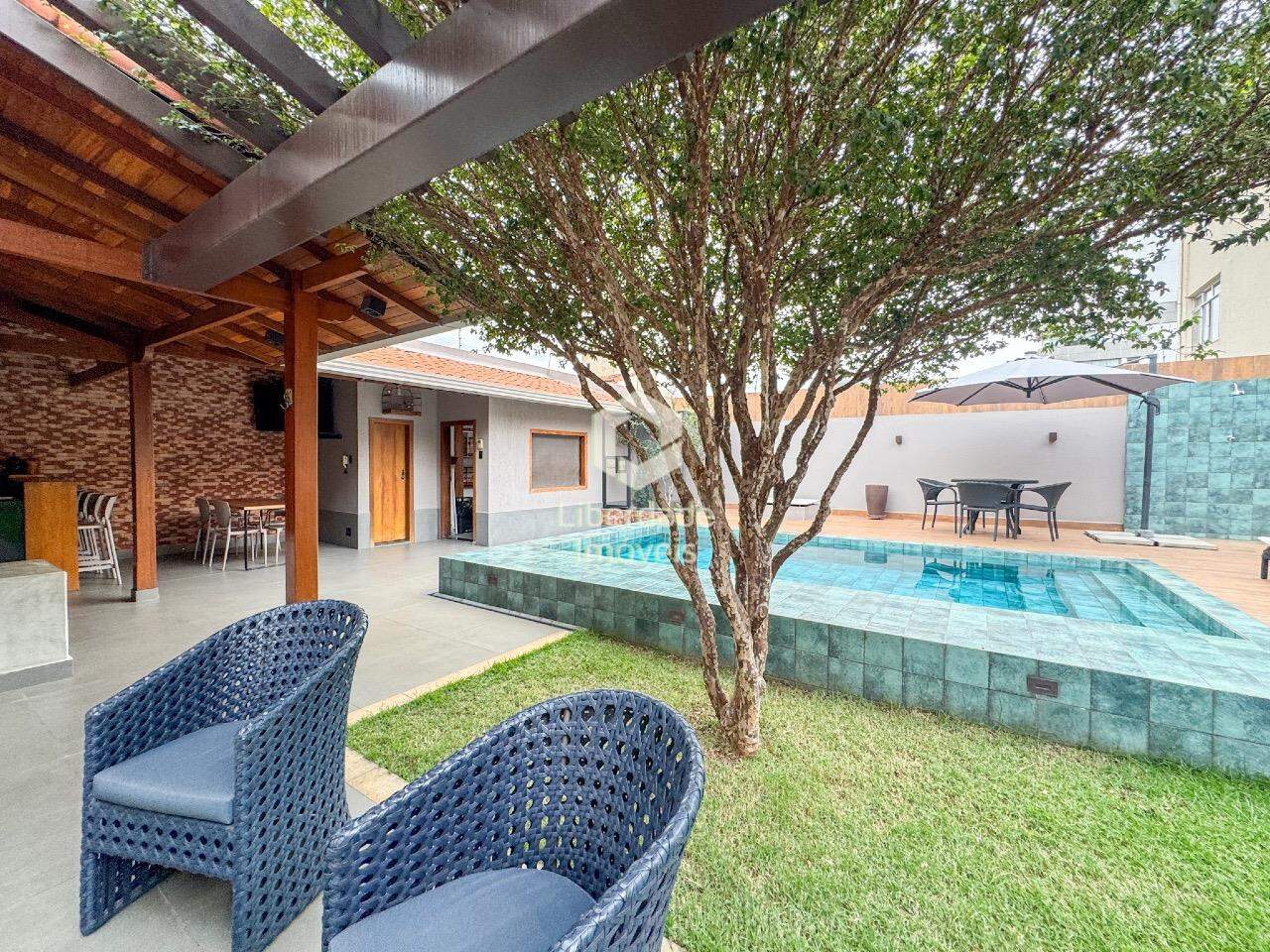 Casa à venda, 3 quartos no Coração Eucarístico.: 