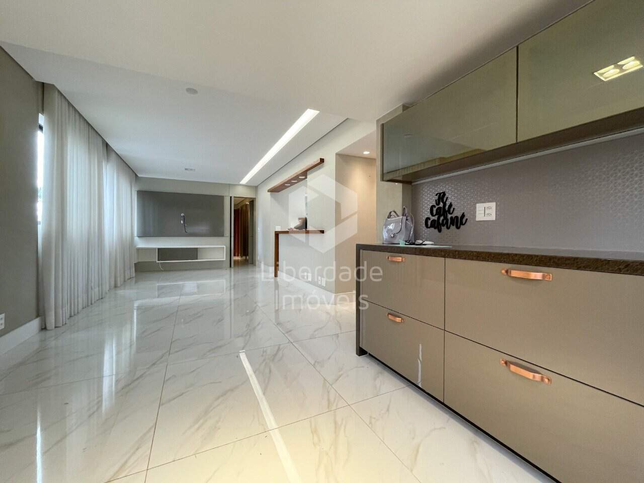 Apartamento à venda, 3 quartos no Gutierrez.: 