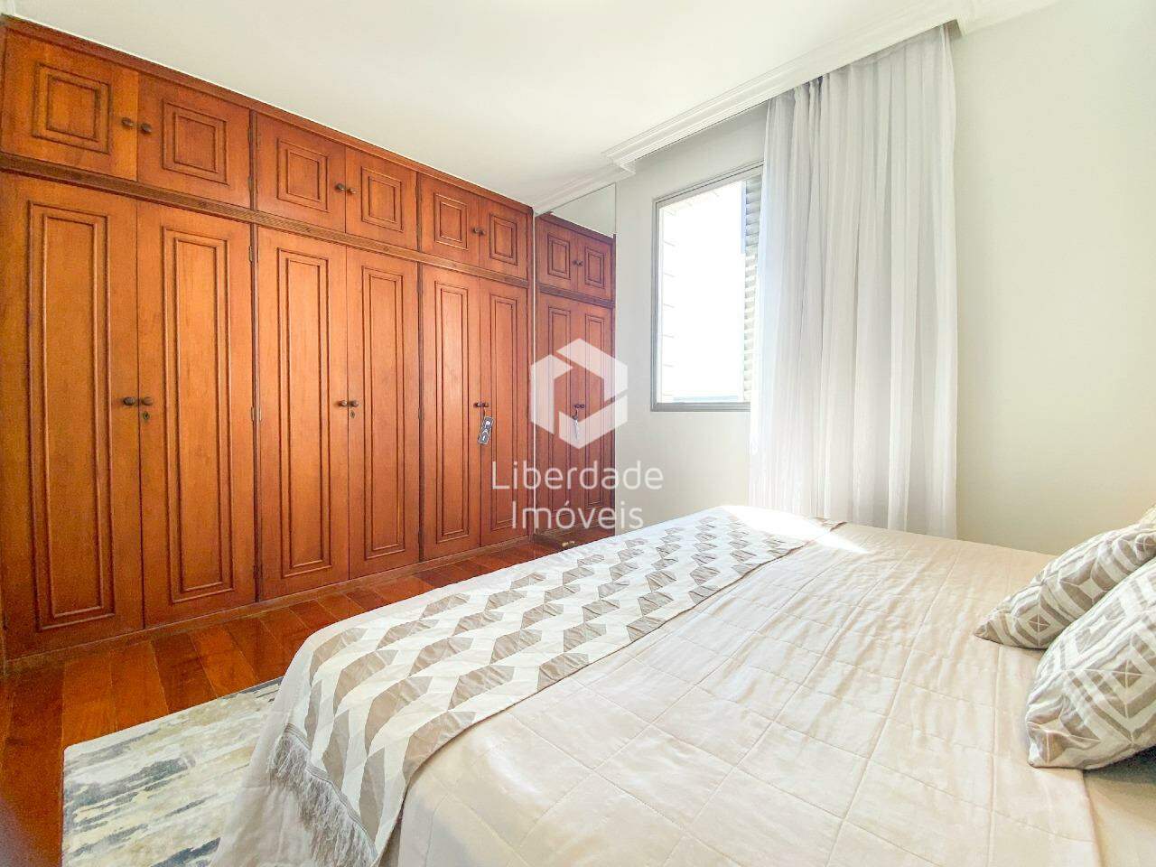 Apartamento à venda, 4 quartos no Caiçara.: 