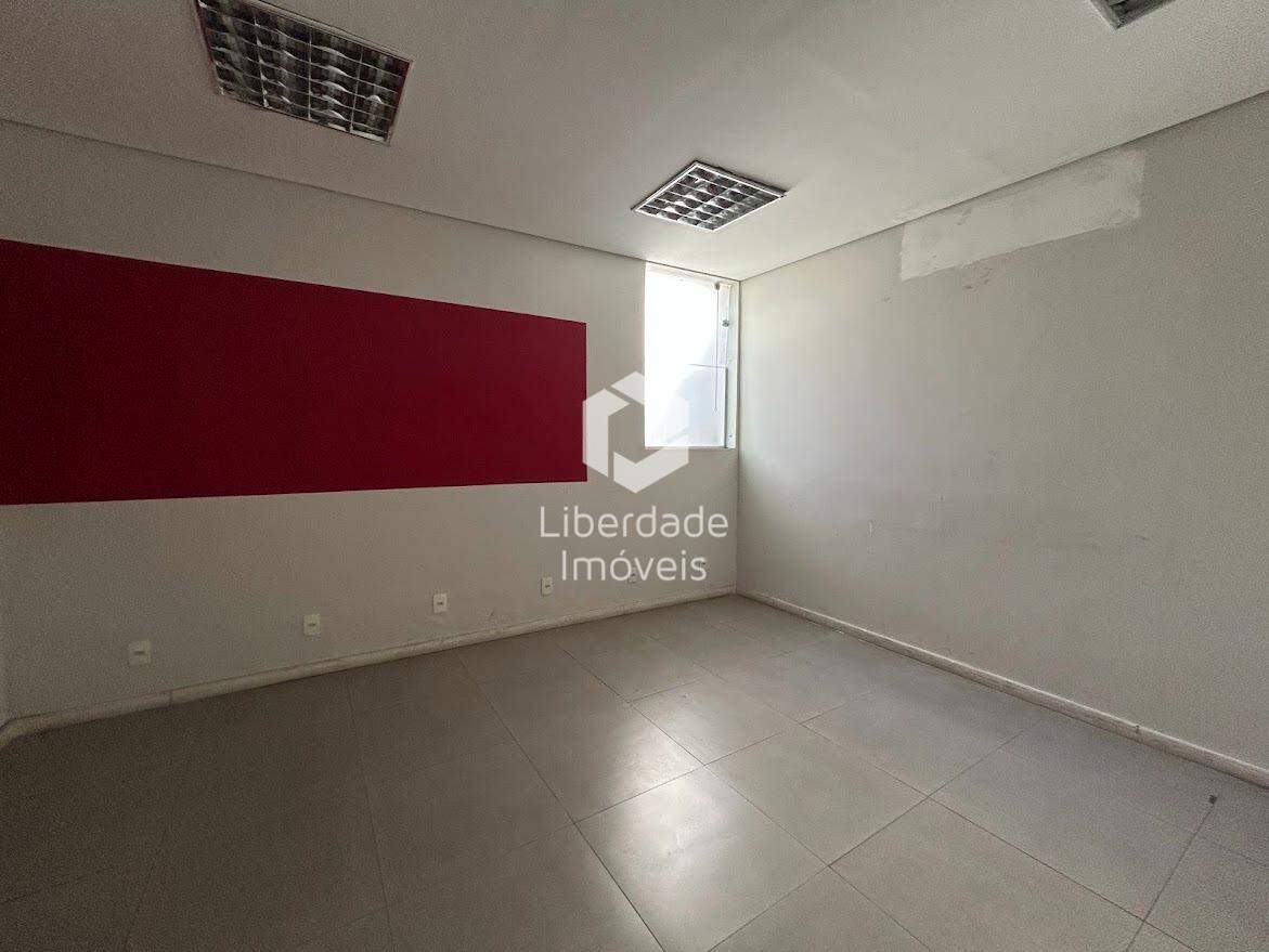 Casa comercial para aluguel, 6 quartos no Coração Eucarístico.: 