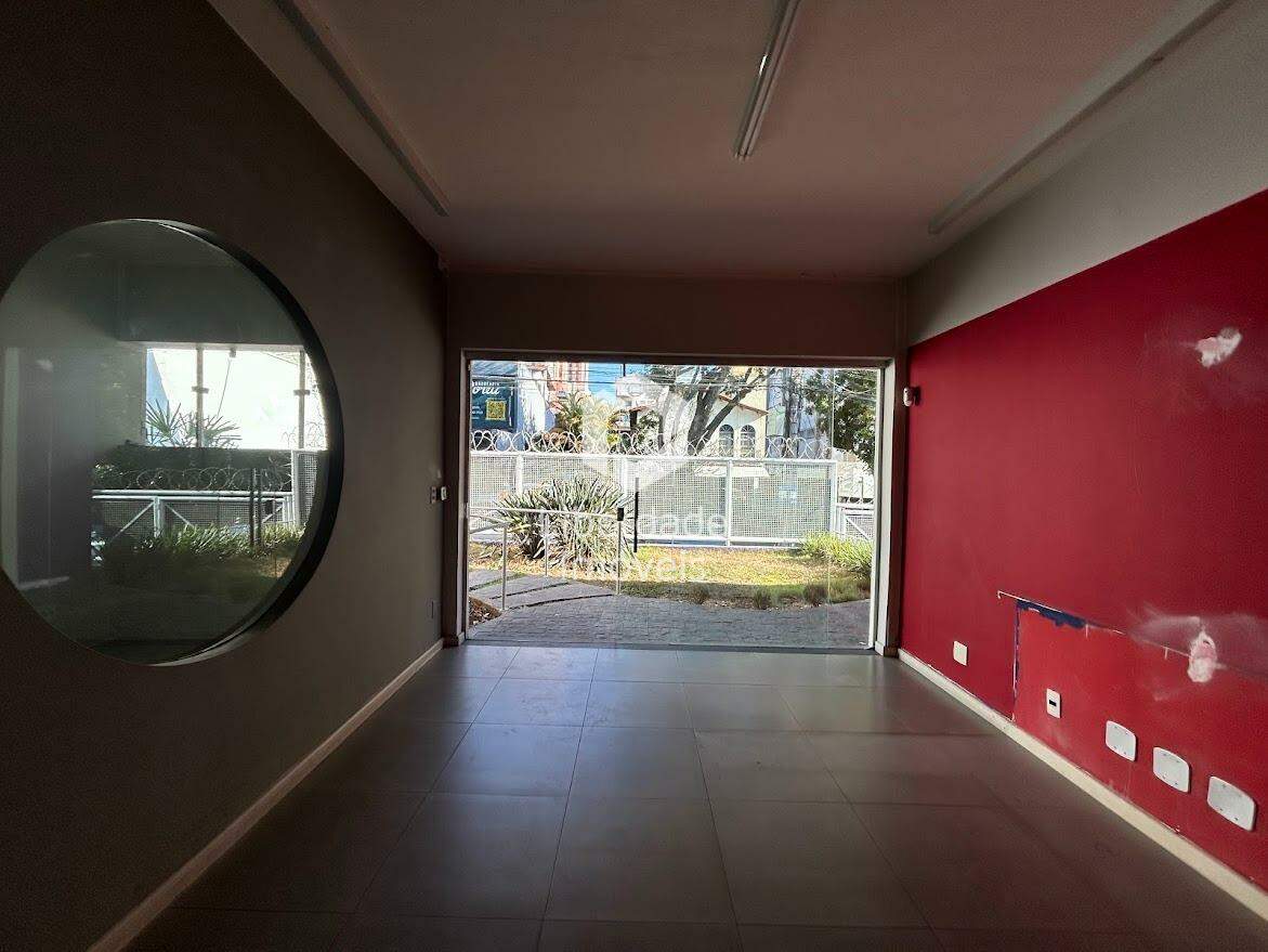 Casa comercial para aluguel, 6 quartos no Coração Eucarístico.: 