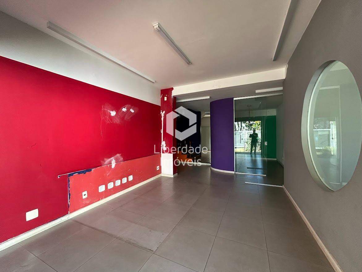 Casa comercial para aluguel, 6 quartos no Coração Eucarístico.: 