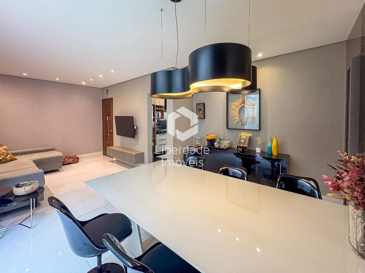 Apartamento com área privativa à venda, 4 quartos no Alto Barroca.: 