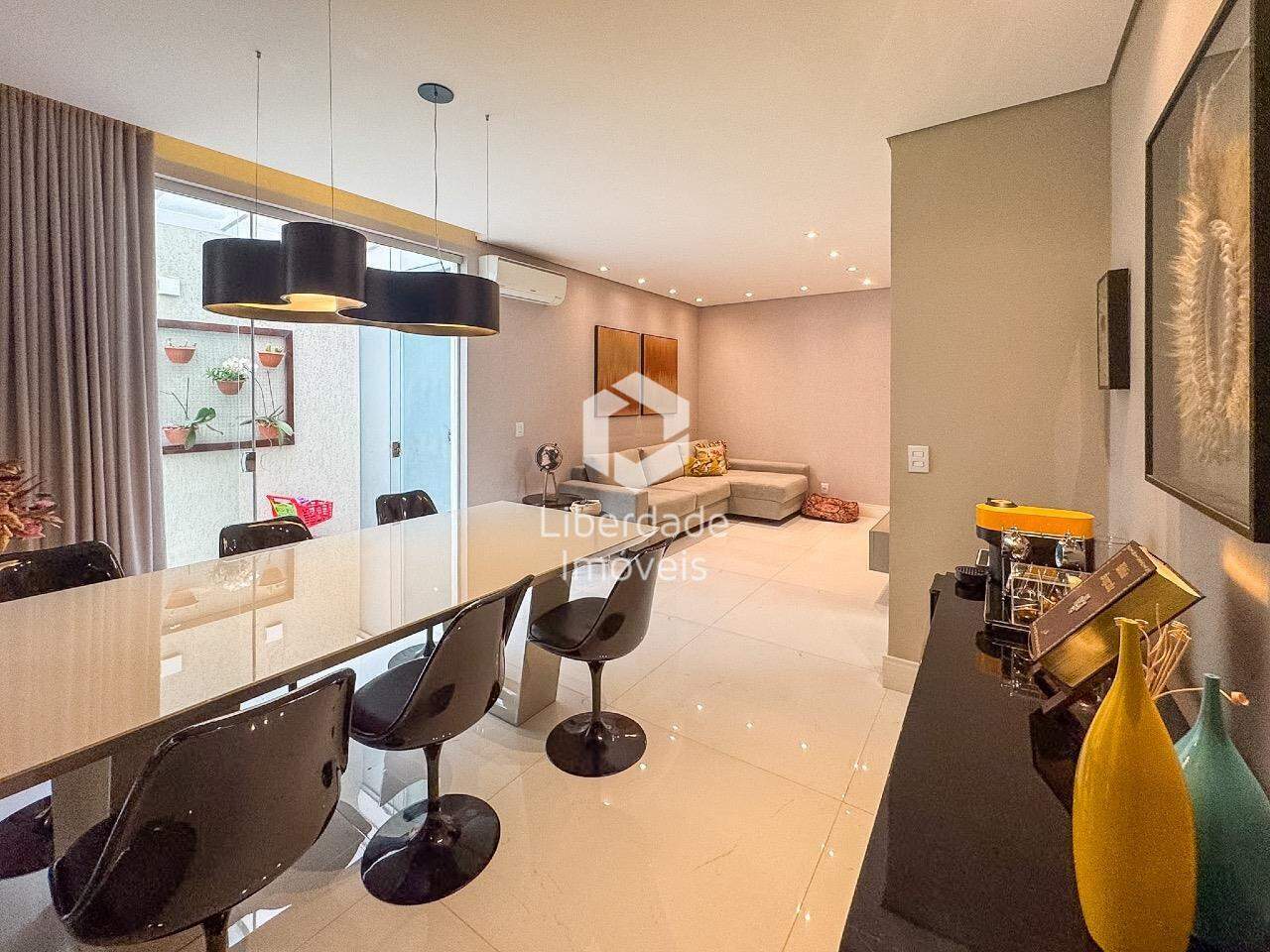 Apartamento com área privativa à venda, 4 quartos no Alto Barroca.: 