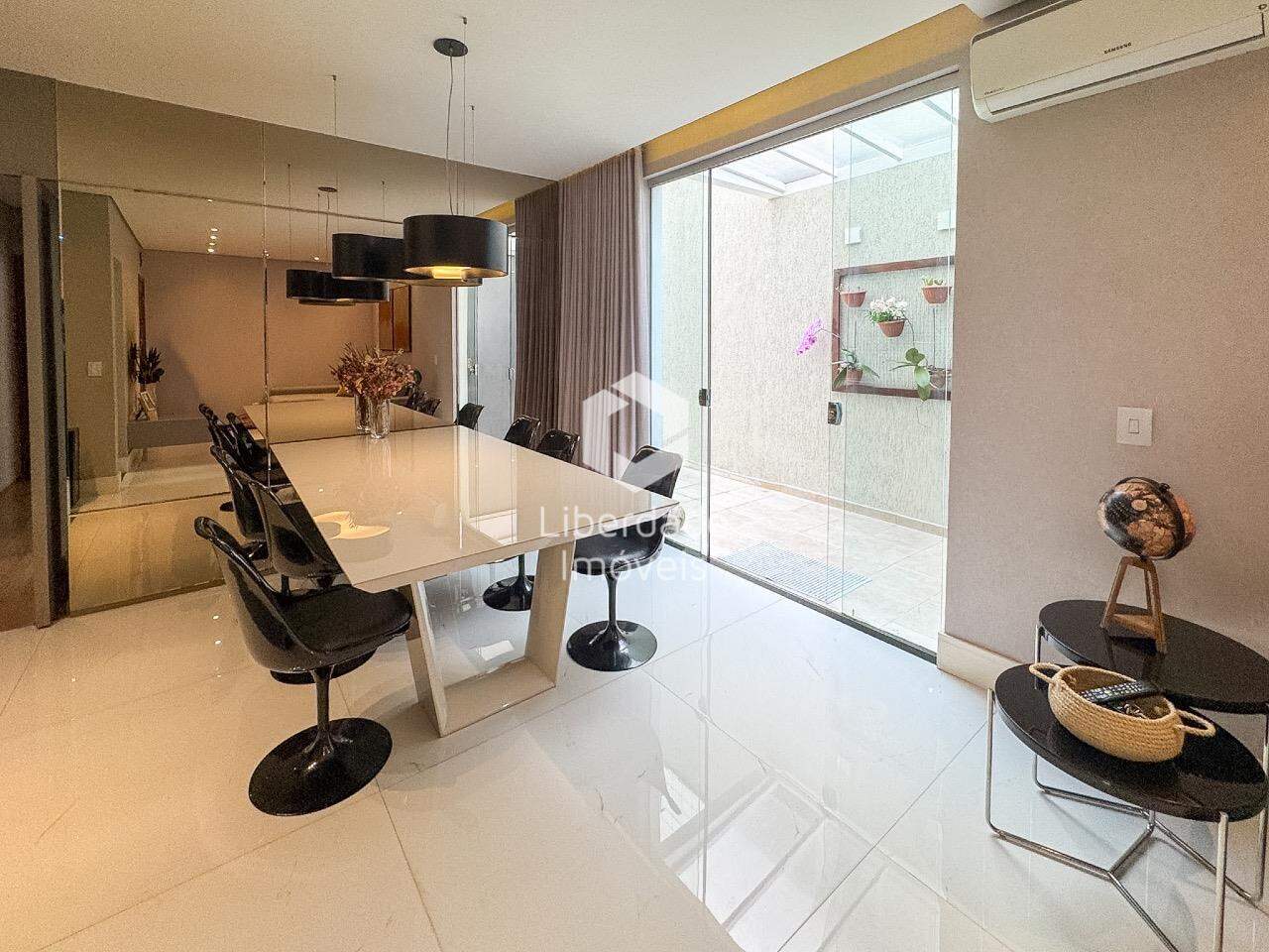 Apartamento com área privativa à venda, 4 quartos no Alto Barroca.: 