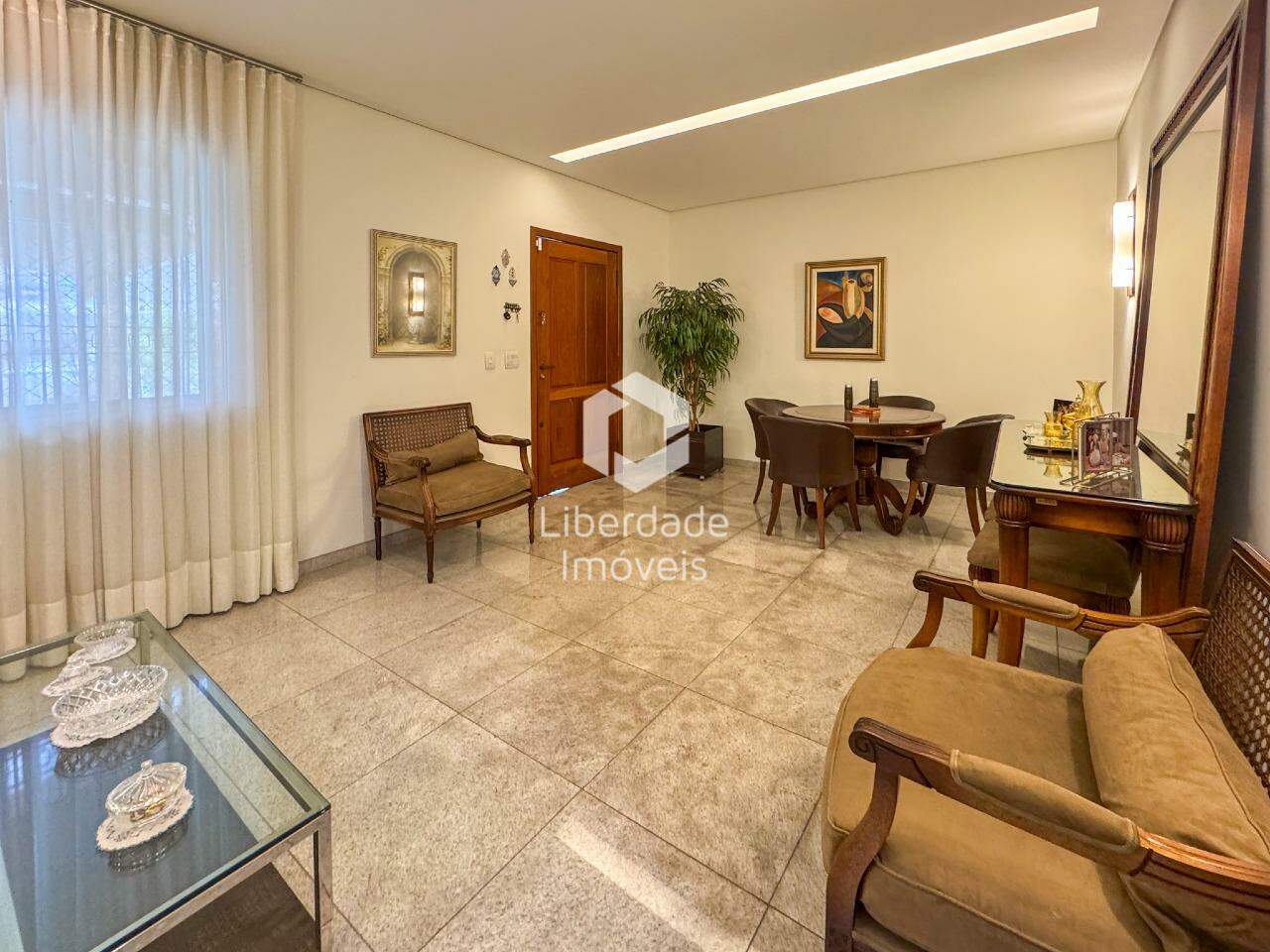 Casa à venda, 5 quartos no Caiçara.: 