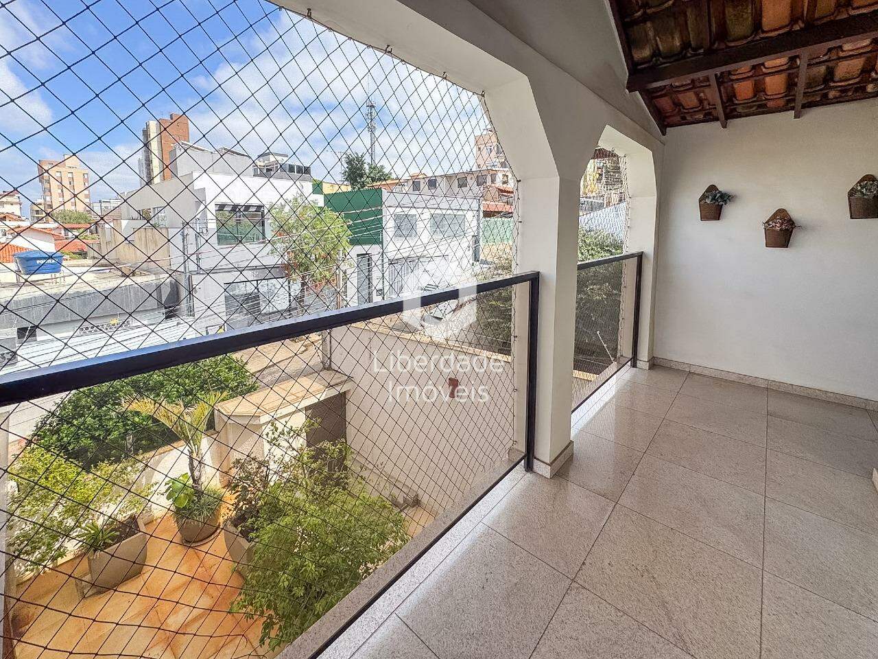 Casa à venda, 5 quartos no Caiçara.: 