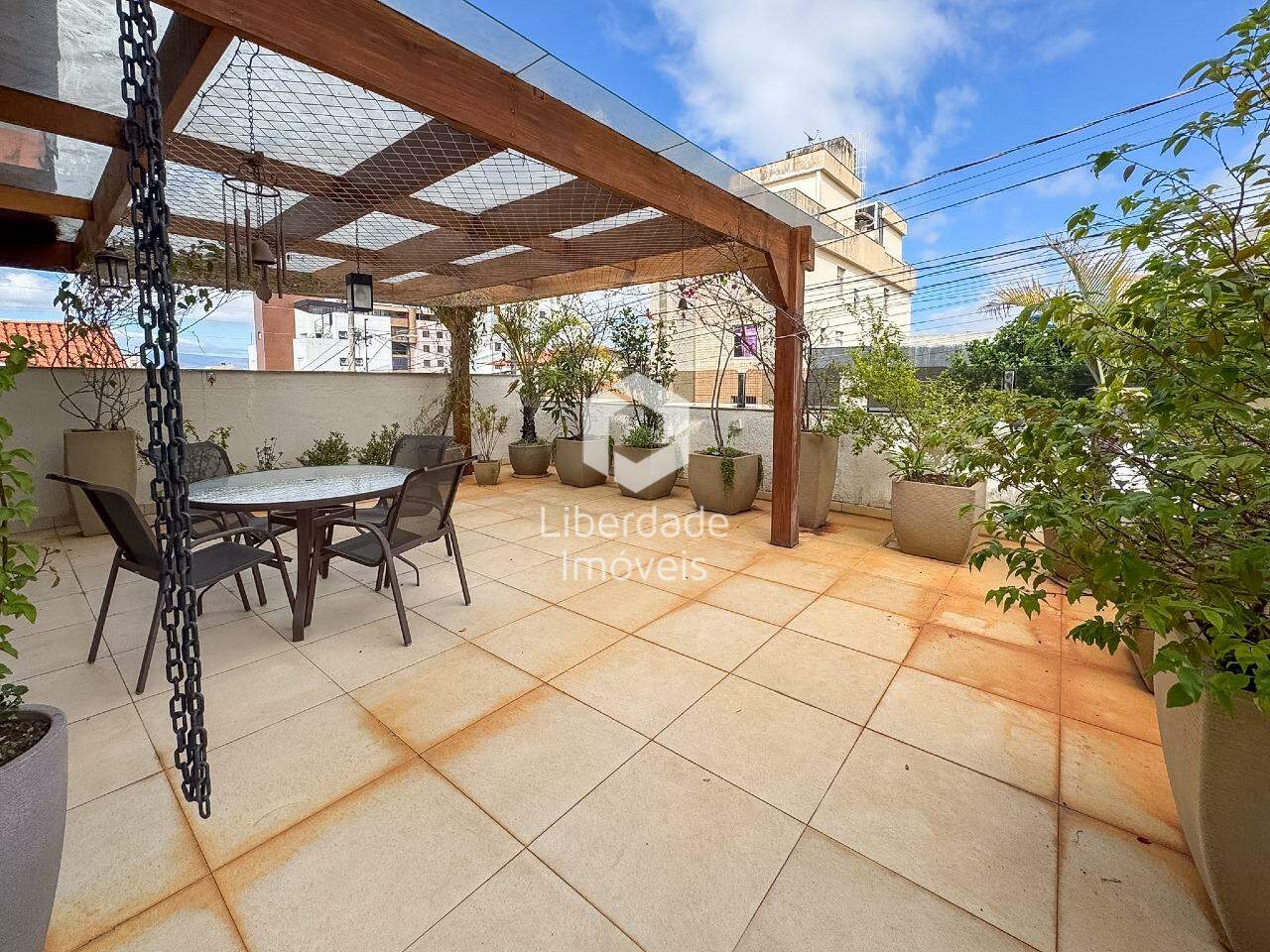 Casa à venda, 5 quartos no Caiçara.: 