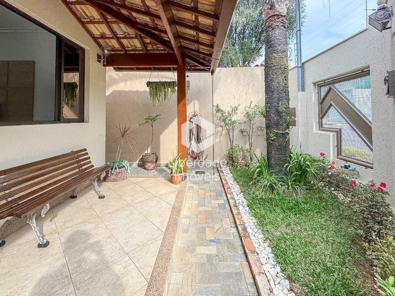 Casa à venda, 4 quartos no Itapoã.: 