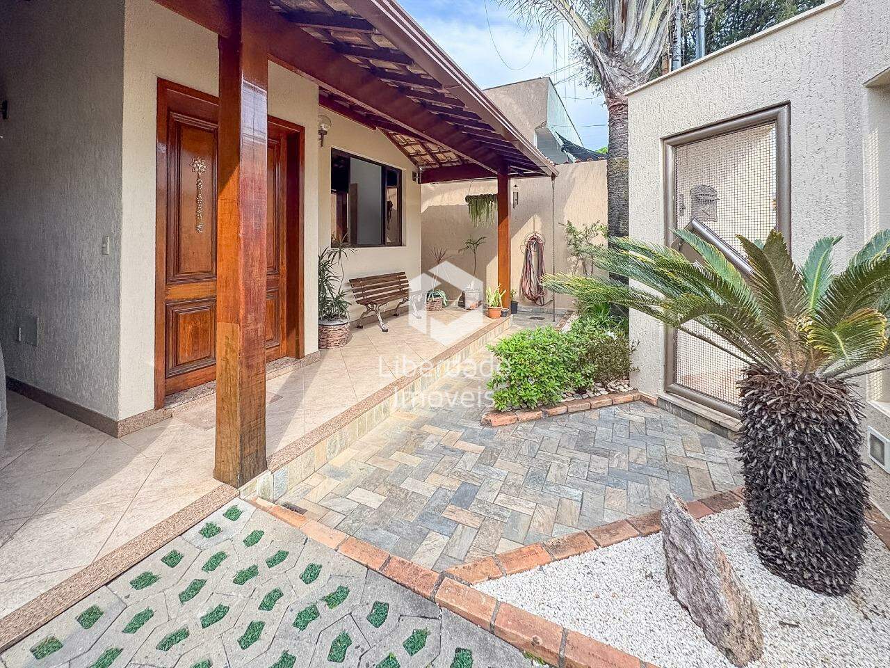 Casa à venda, 4 quartos no Itapoã.: 