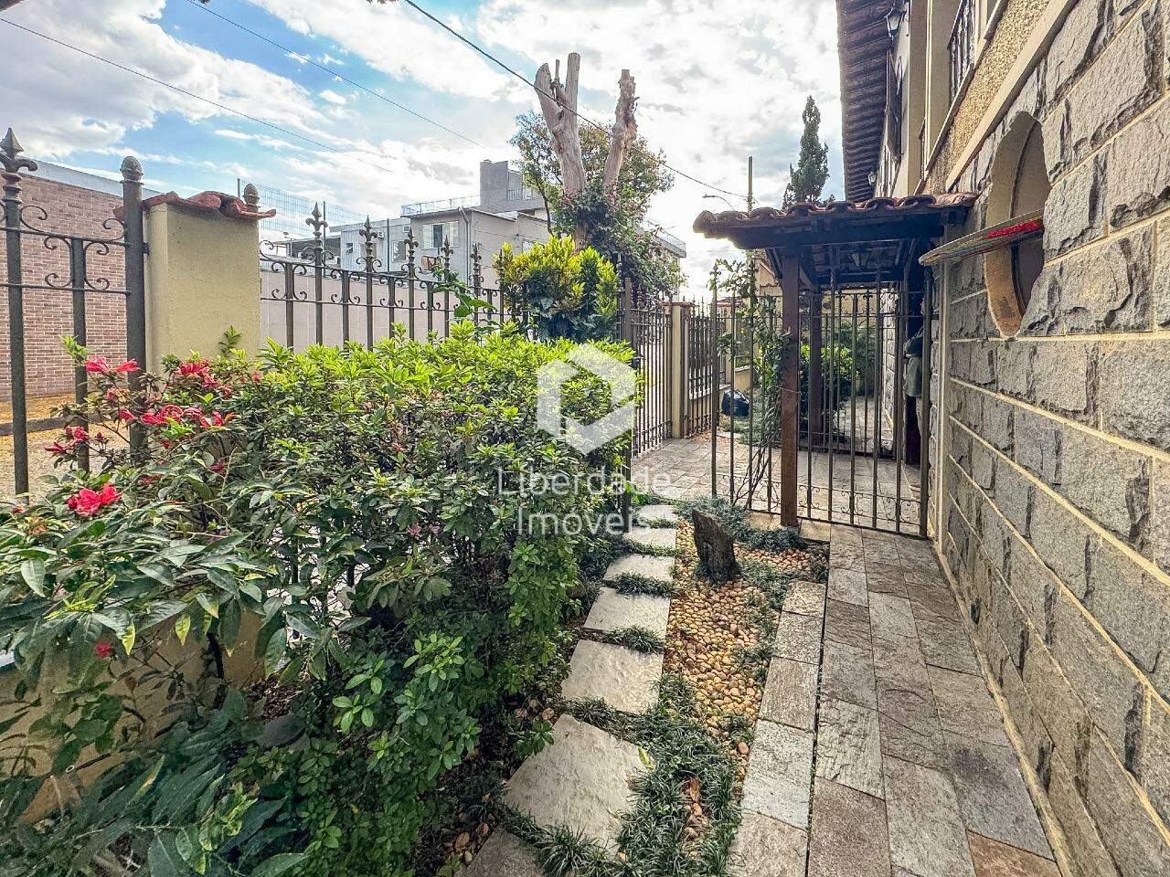 Casa à venda, 4 quartos no Caiçara.: 