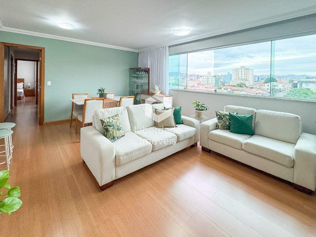 Apartamento à venda, 3 quartos no Carlos Prates.: 