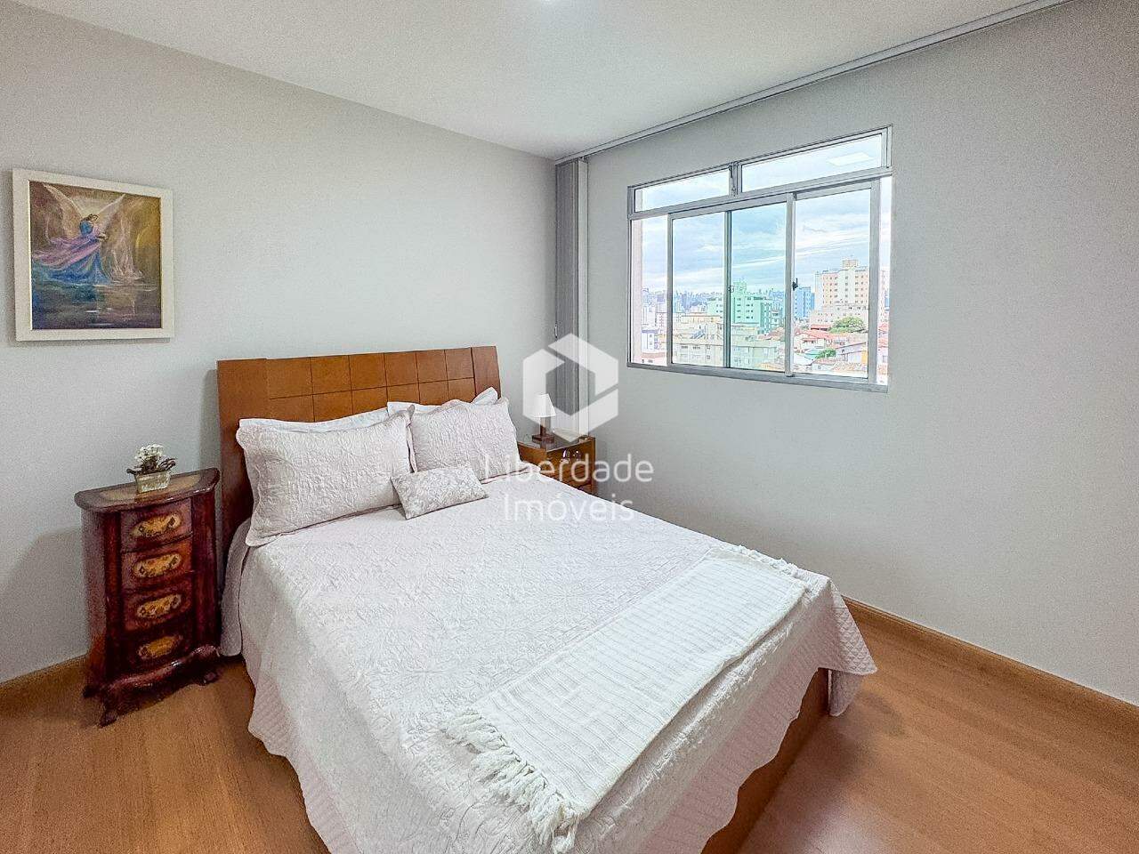 Apartamento à venda, 3 quartos no Carlos Prates.: 