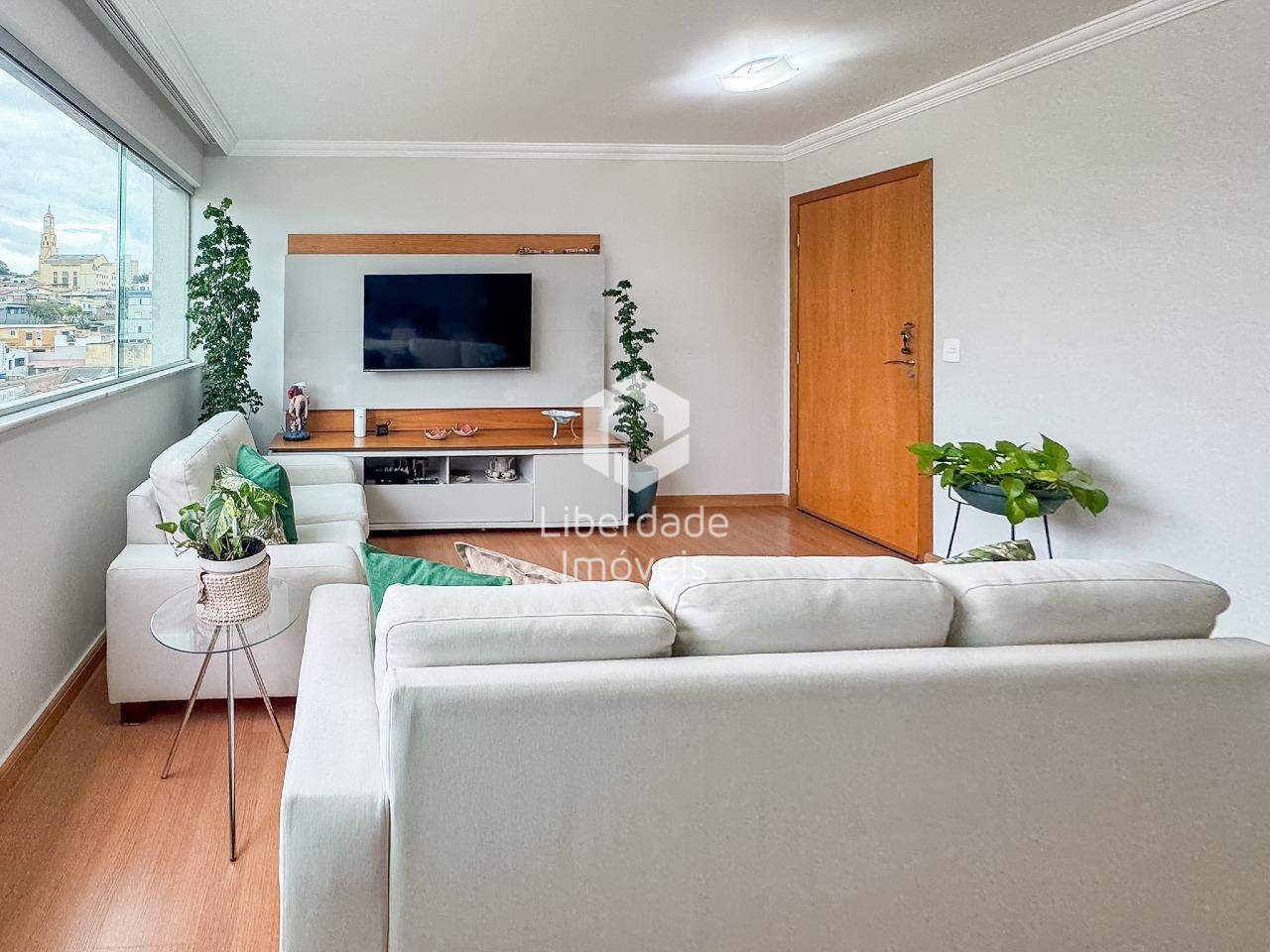 Apartamento à venda, 3 quartos no Carlos Prates.: 