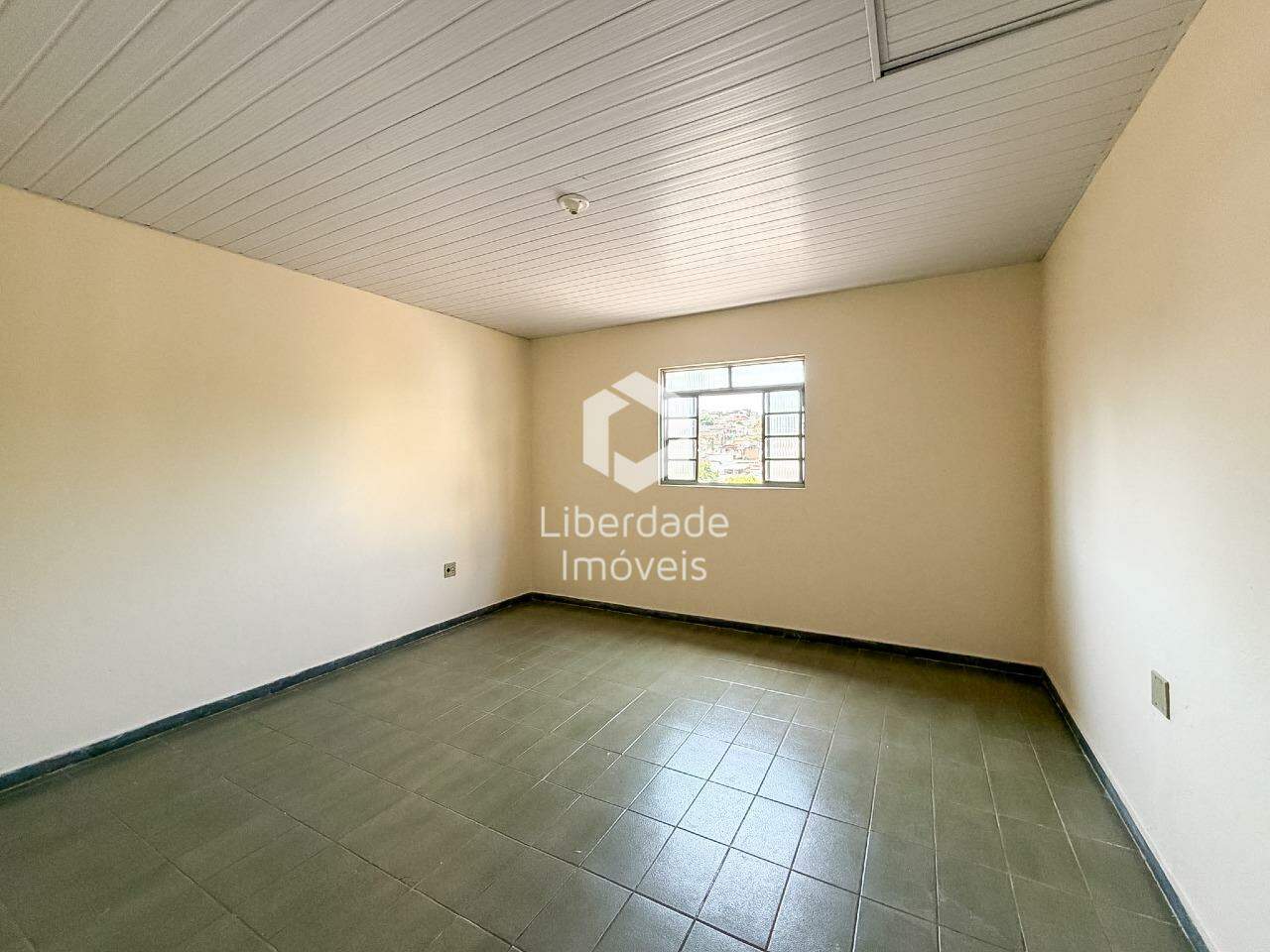 Barracão para aluguel, 2 quartos no Caiçara.: 