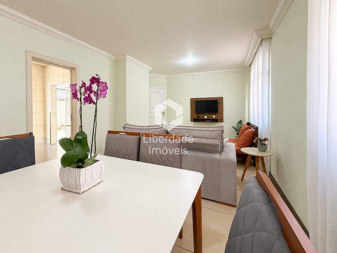 Apartamento com área privativa à venda, 3 quartos no Santa Cruz.: 