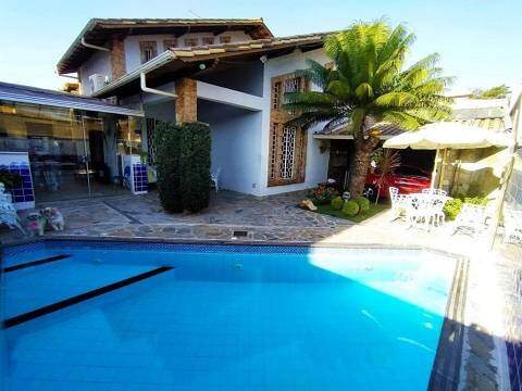 Casa à venda, 4 quartos no Caiçara.: 