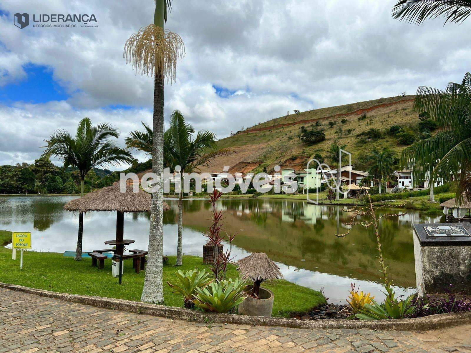 casa em condomínio à venda no Condomínio Residencial Lagoas da Serra:  