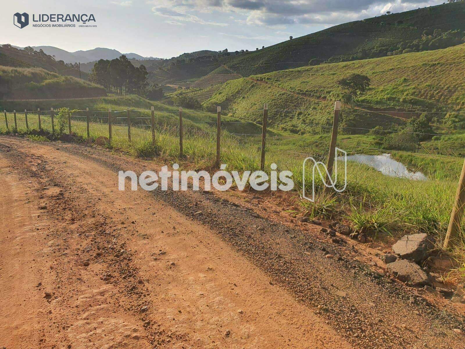 casa à venda no Córrego Do Lage: 