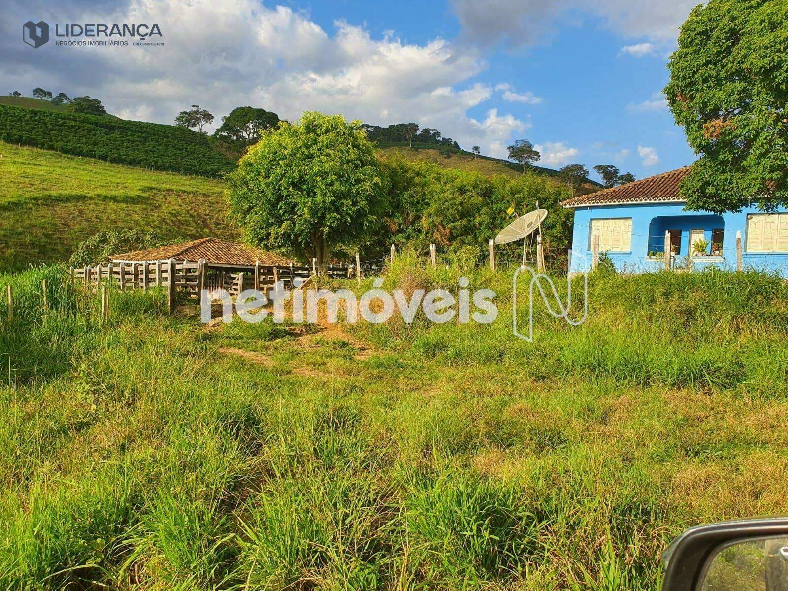 casa à venda no Córrego Do Lage: 