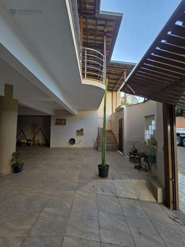 casa à venda no Floresta: 