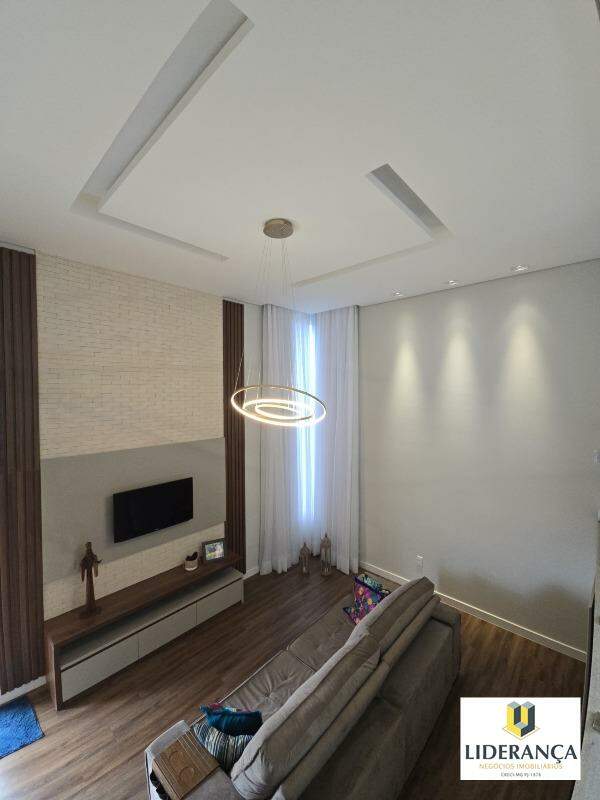 casa em condomínio à venda no Condomínio Residencial Lagoas da Serra: 