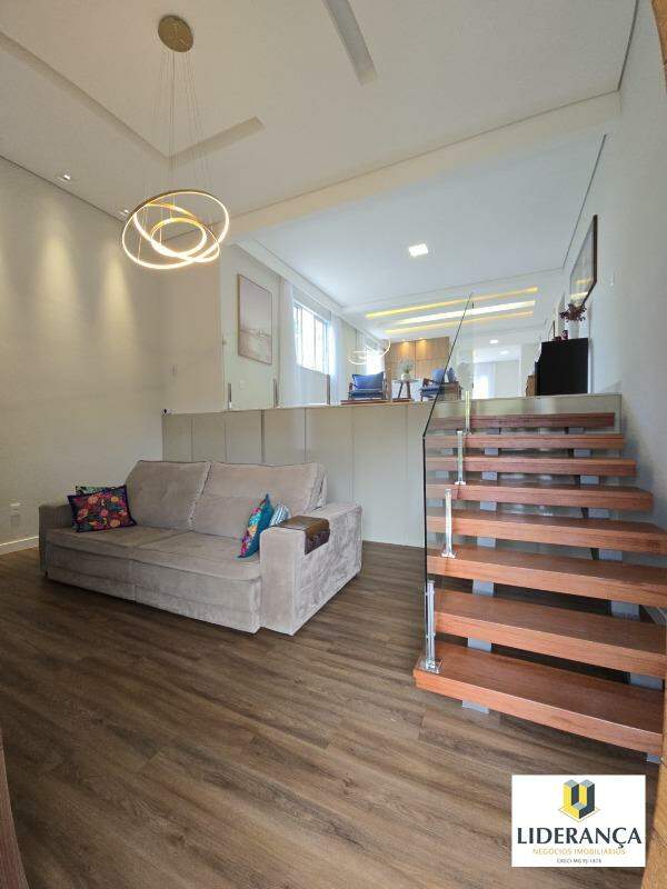 casa em condomínio à venda no Condomínio Residencial Lagoas da Serra: 