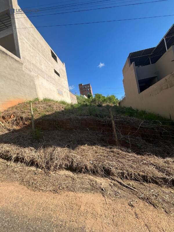 lote à venda no Zacarias: 
