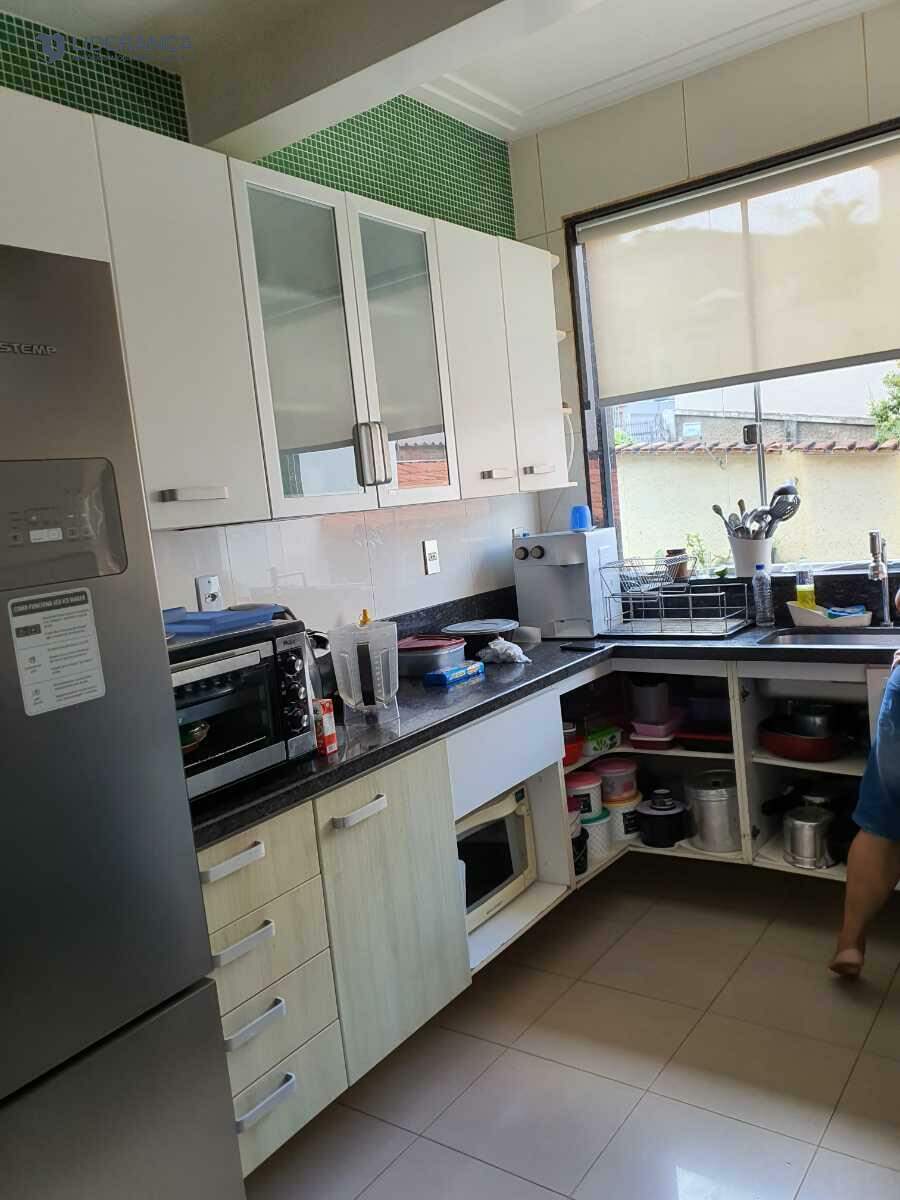 casa à venda no Dário Grossi: 