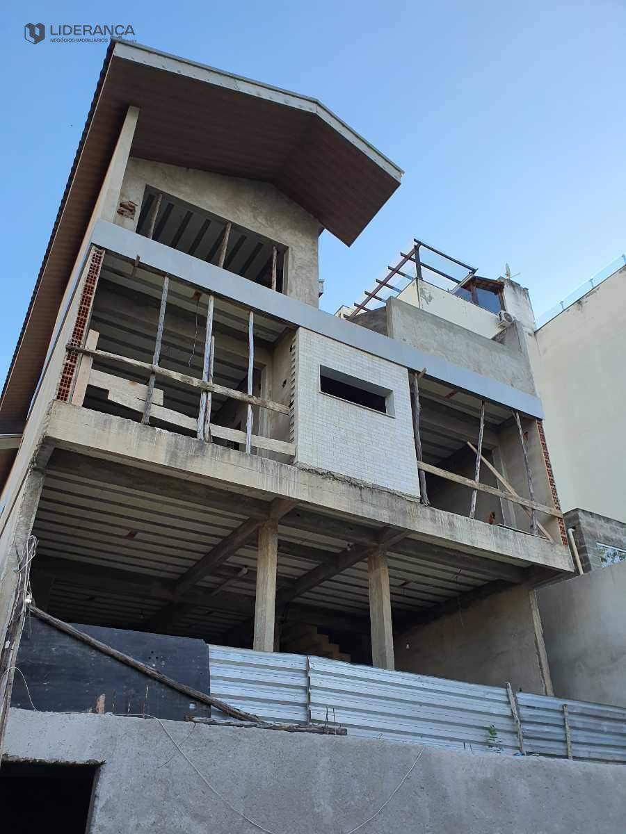 casa à venda no Dário Grossi: 