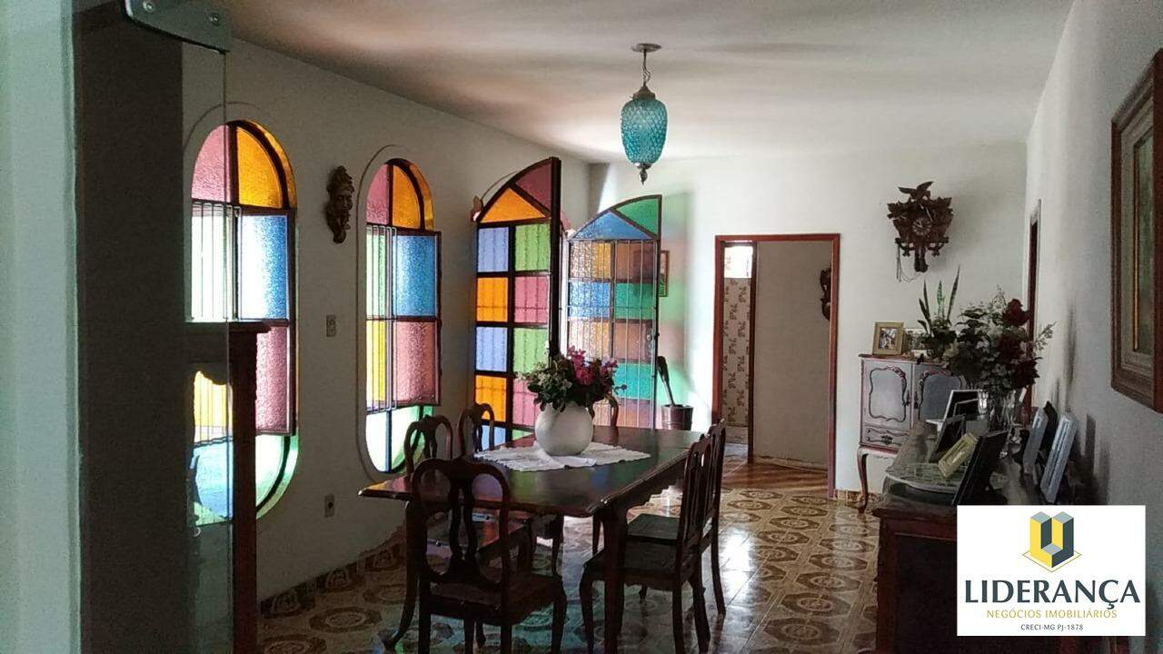 casa à venda no Centro: 